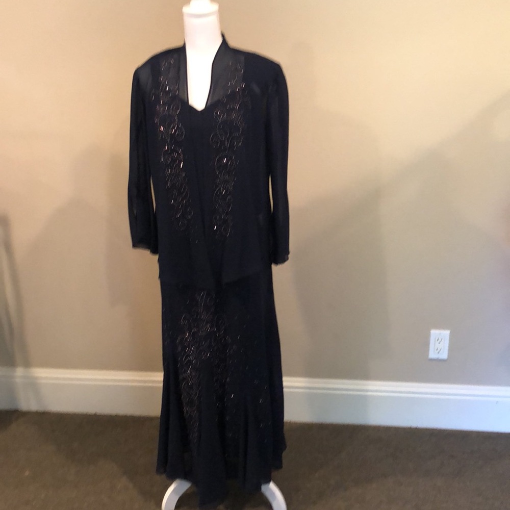 Perfect mother of the bride or groom dress!